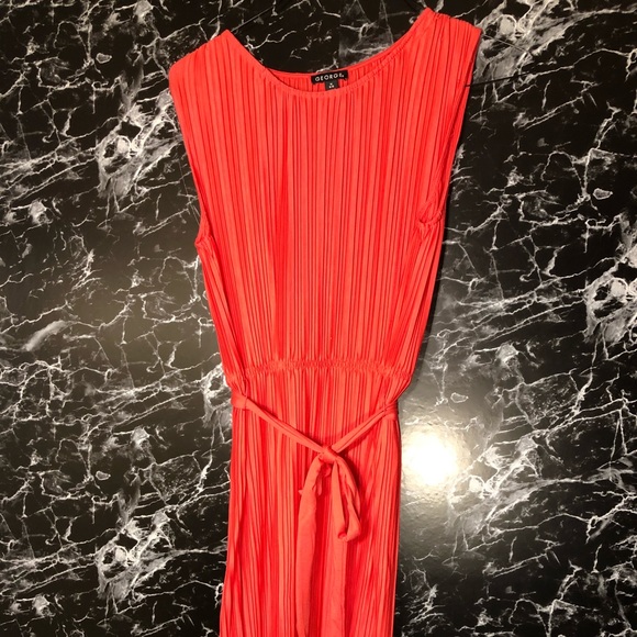 Ladies Dress - Picture 2 of 3